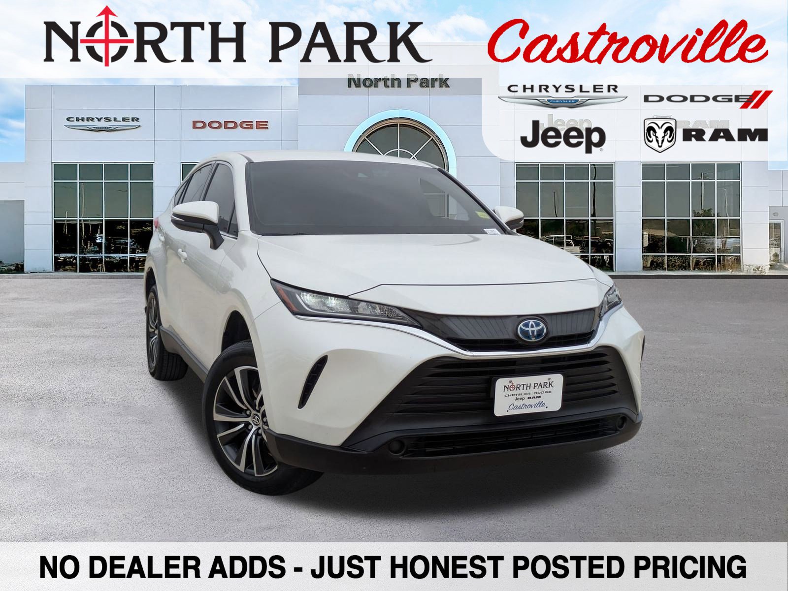 2022 Toyota Venza LE's photo