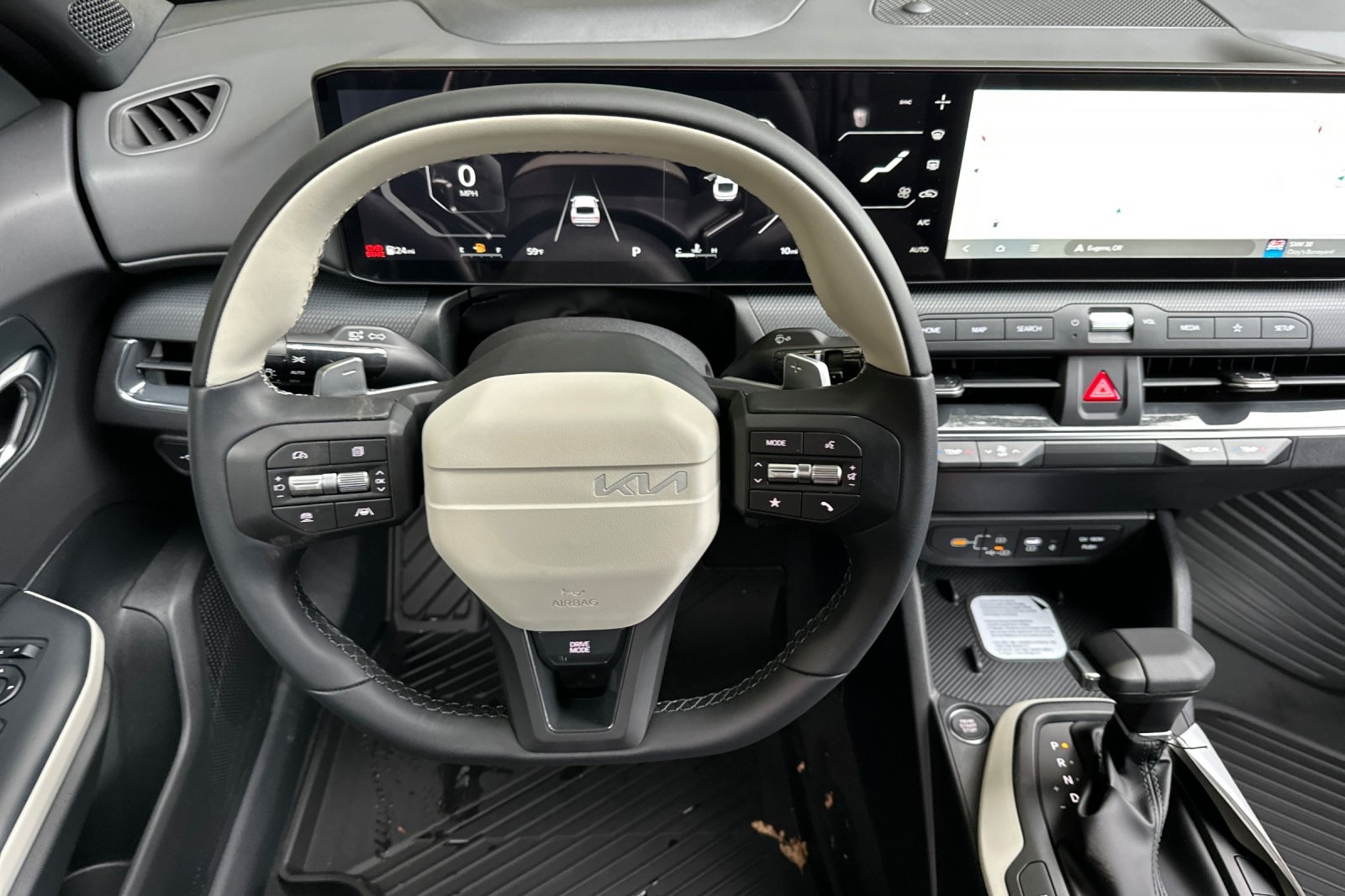 2025 Kia K4 GT-Line photo 9