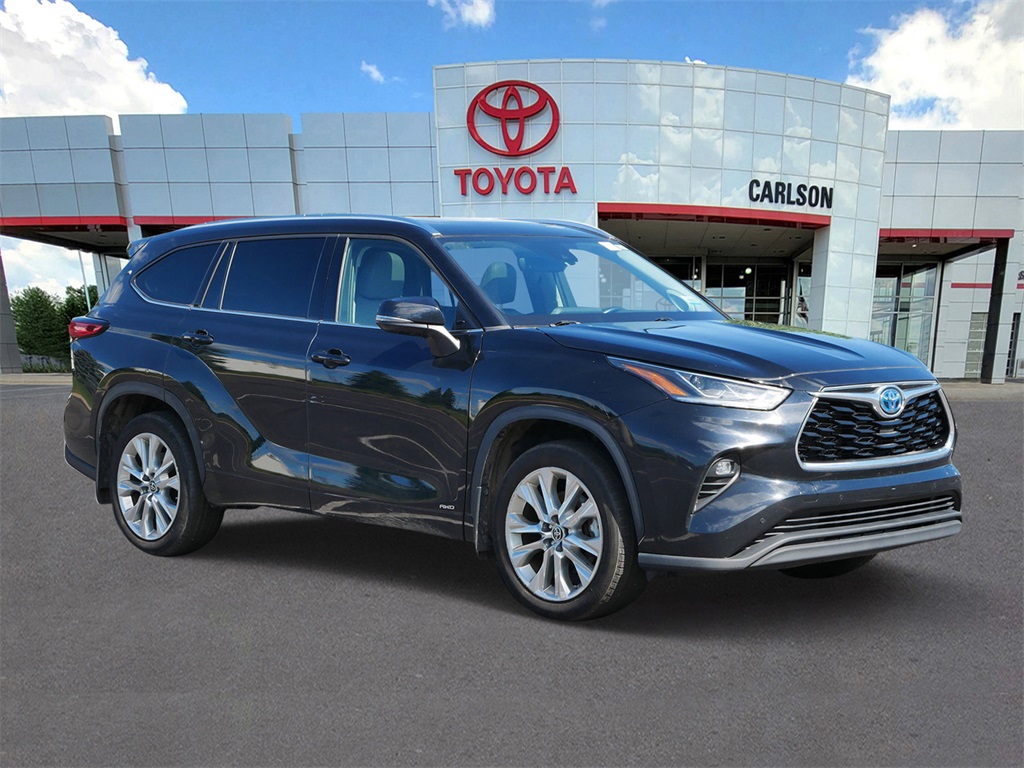 Used 2022 Toyota Highlander Limited with VIN 5TDXBRCH3NS549338 for sale in Minneapolis, Minnesota
