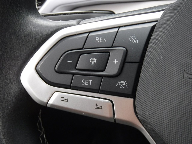 2025 Volkswagen Taos SE photo 23