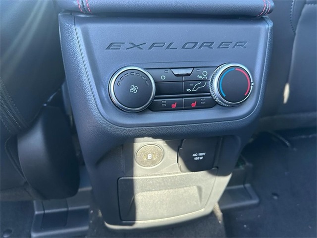 2025 Ford Explorer ST photo 4