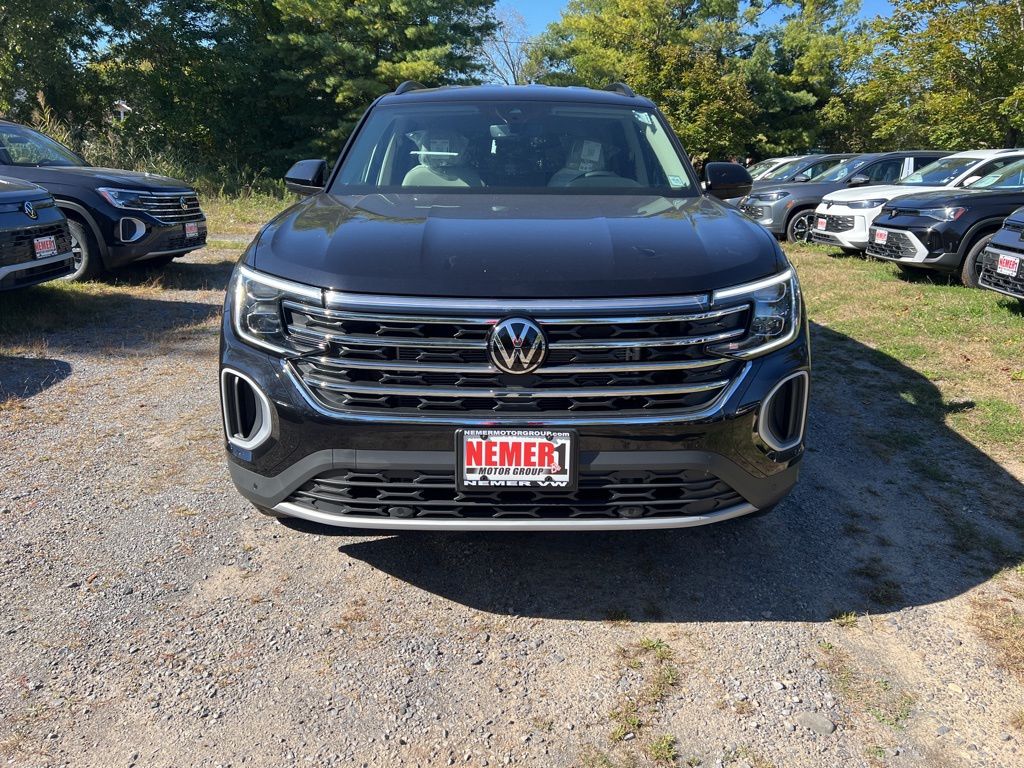 2026 Volkswagen Atlas SE Technology photo 2