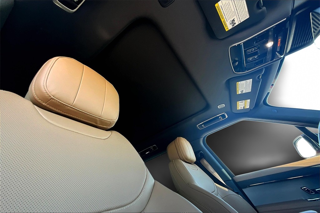 2025 Land Rover Range Rover Sport SE photo 16