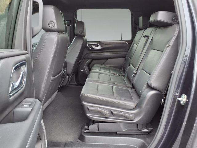 2023 Chevrolet Suburban LT photo 12