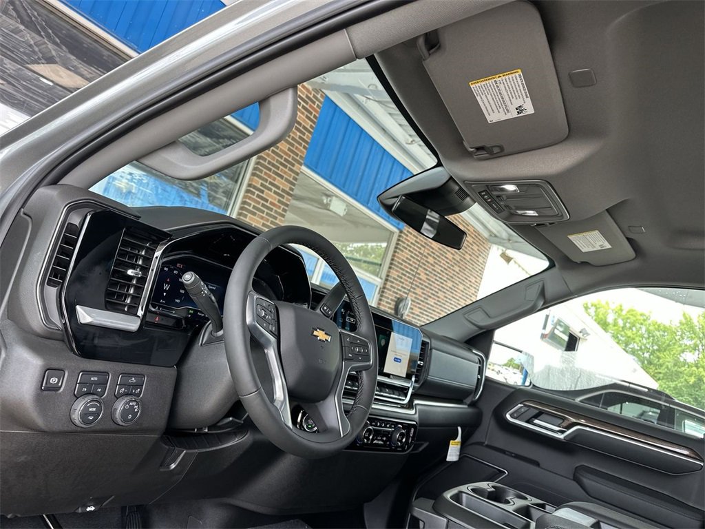 2025 Chevrolet Silverado 1500 LT photo 20