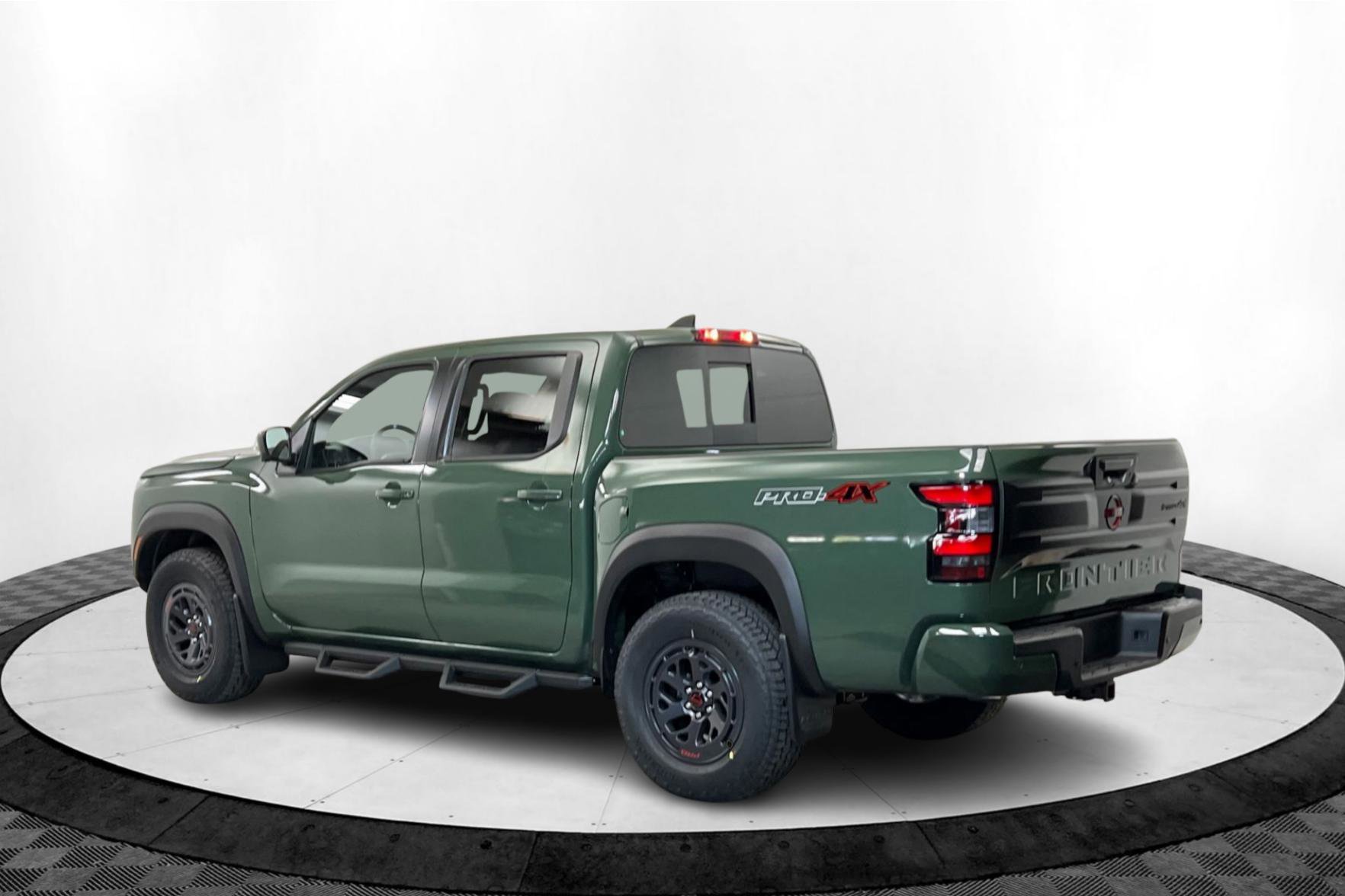 2025 Nissan Frontier PRO-4X photo 3
