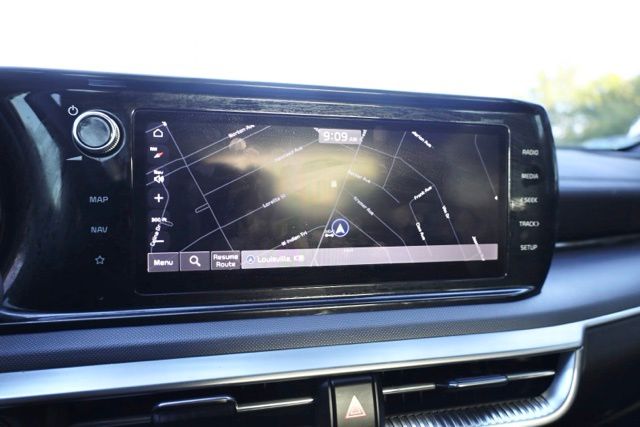 2022 Kia K5 GT-Line photo 27