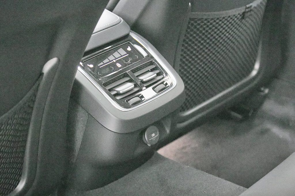 2026 VOLVO V60CC - Image 20