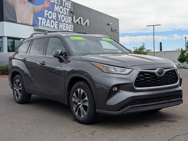 Used 2020 BLUE Toyota Hybrid XLE image 1