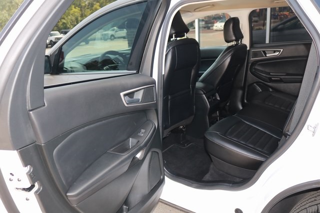2022 Ford Edge SEL photo 21