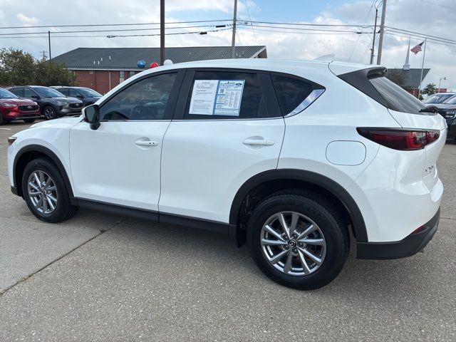 2022 Mazda CX-5 2.5 Select photo 4
