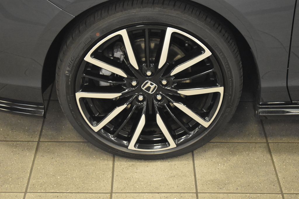 2023 Honda Accord Touring photo 14