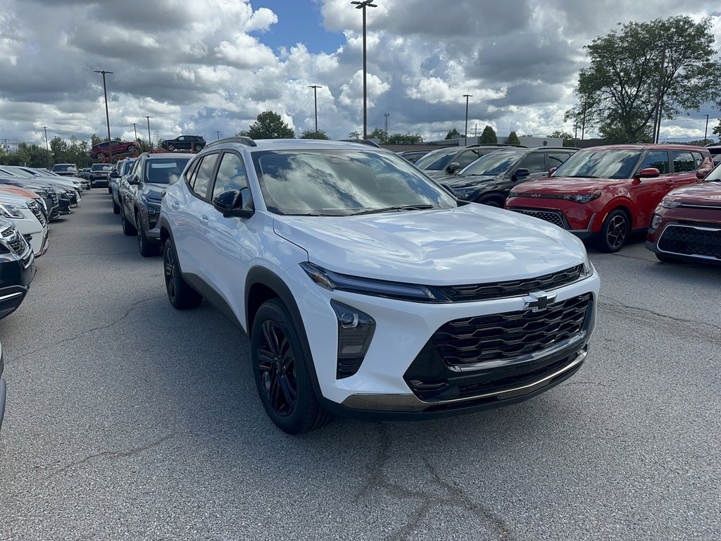 2025 Chevrolet Trax ACTIV photo 2