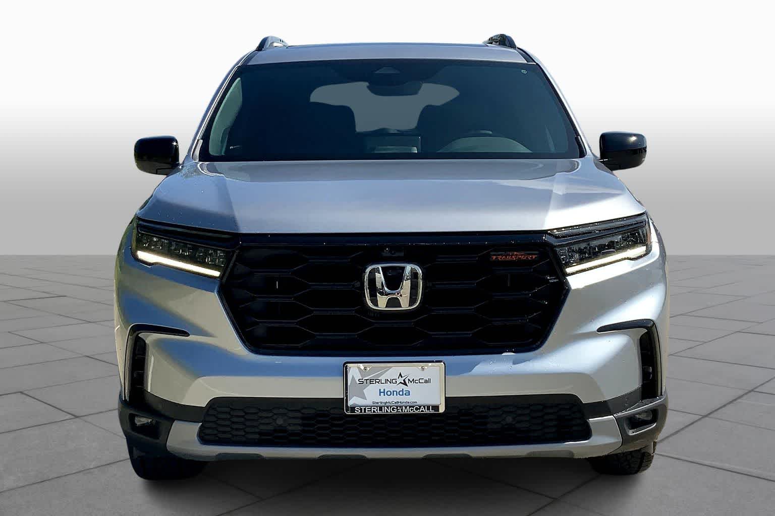 2025 Honda Pilot TrailSport photo 2