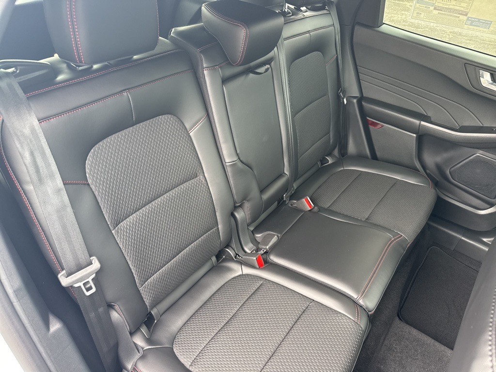 2025 Ford Escape ST-Line photo 7