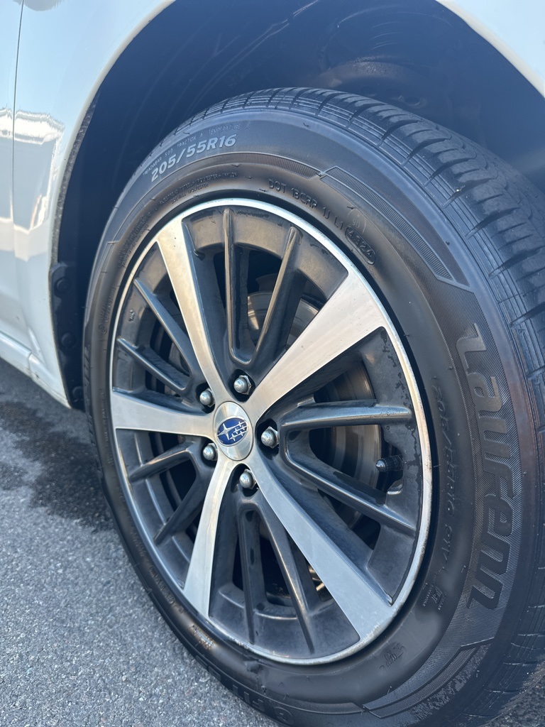 2019 Subaru Impreza 2.0i Premium photo 4