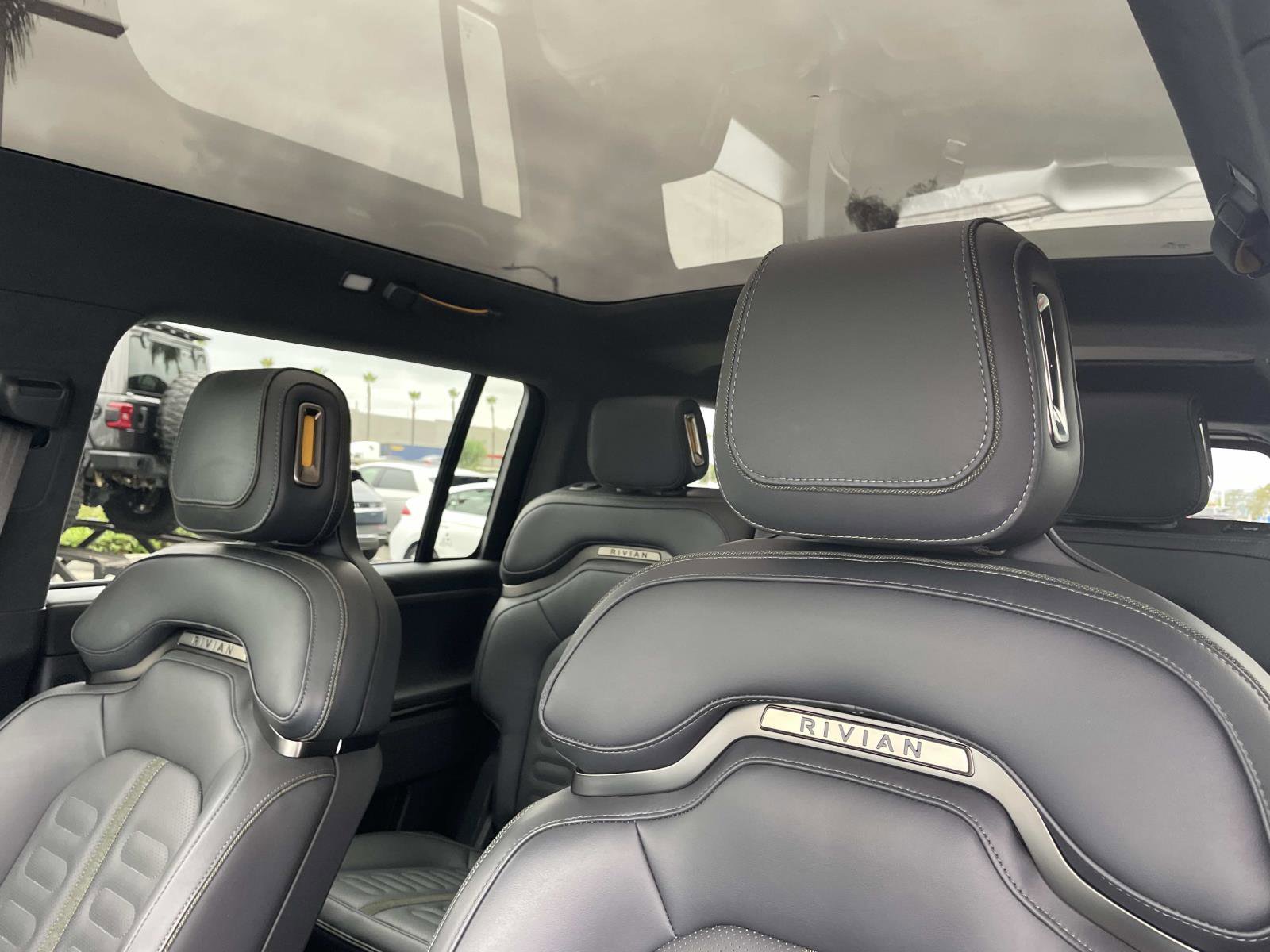 2025 Rivian R1S Adventure photo 18