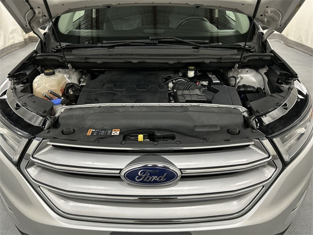 2018 Ford Edge Titanium photo 2