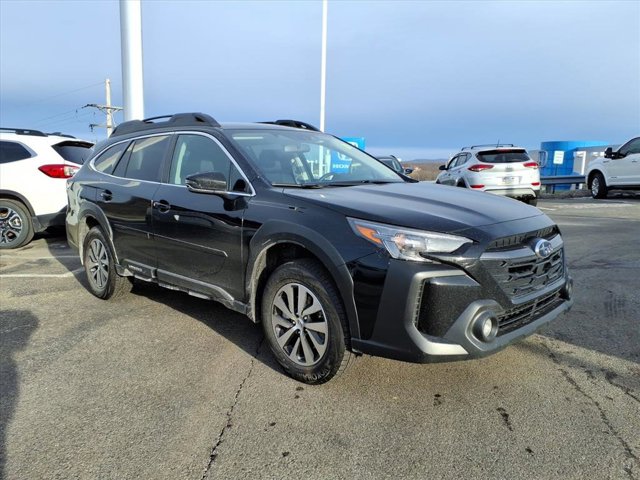 2025 Subaru Outback Premium's photo