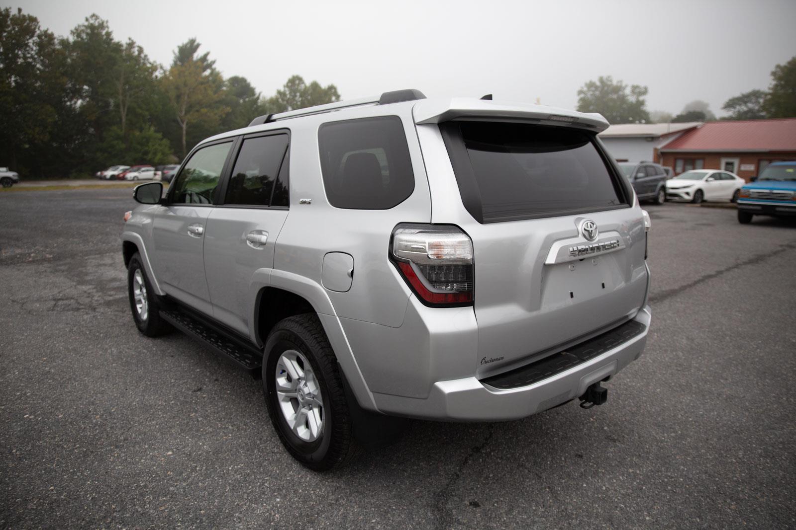 2024 Toyota 4Runner SR5 Premium photo 4