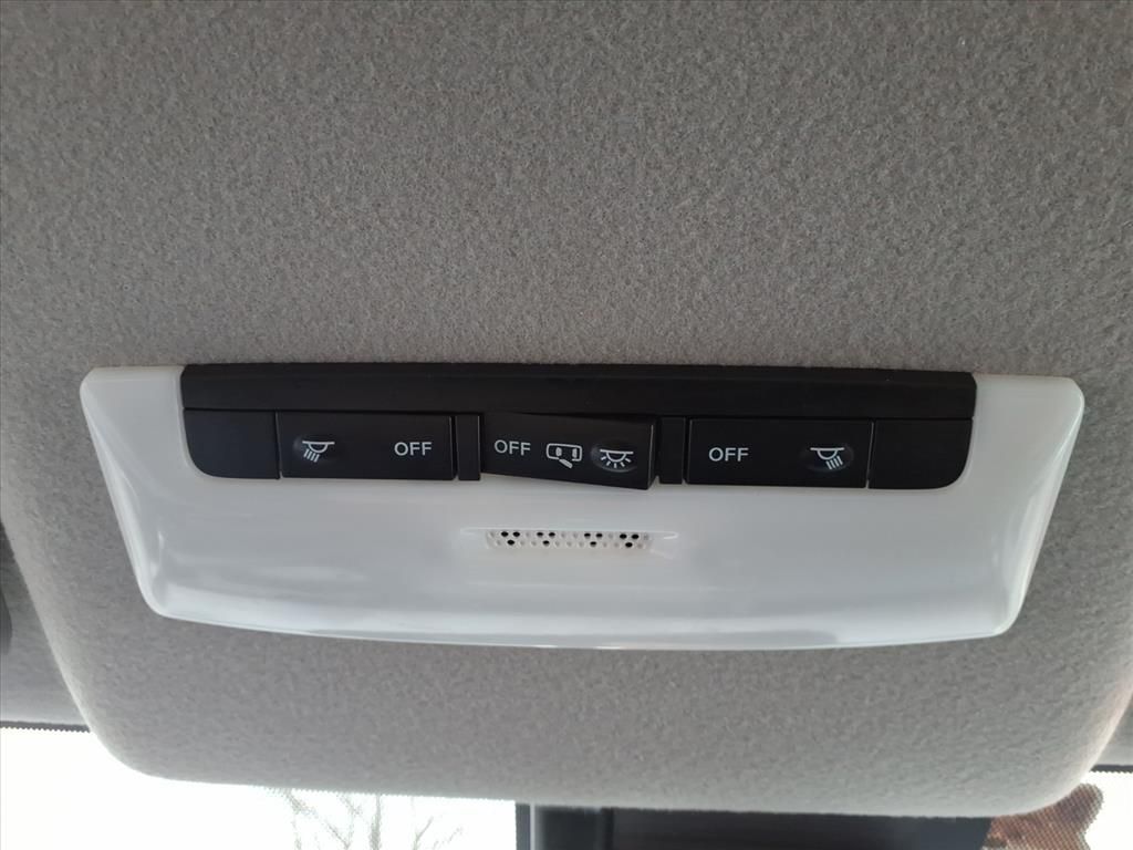 2023 NISSAN VERSA - Image 25