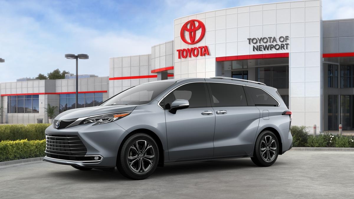 2025 Toyota Sienna Platinum photo 2