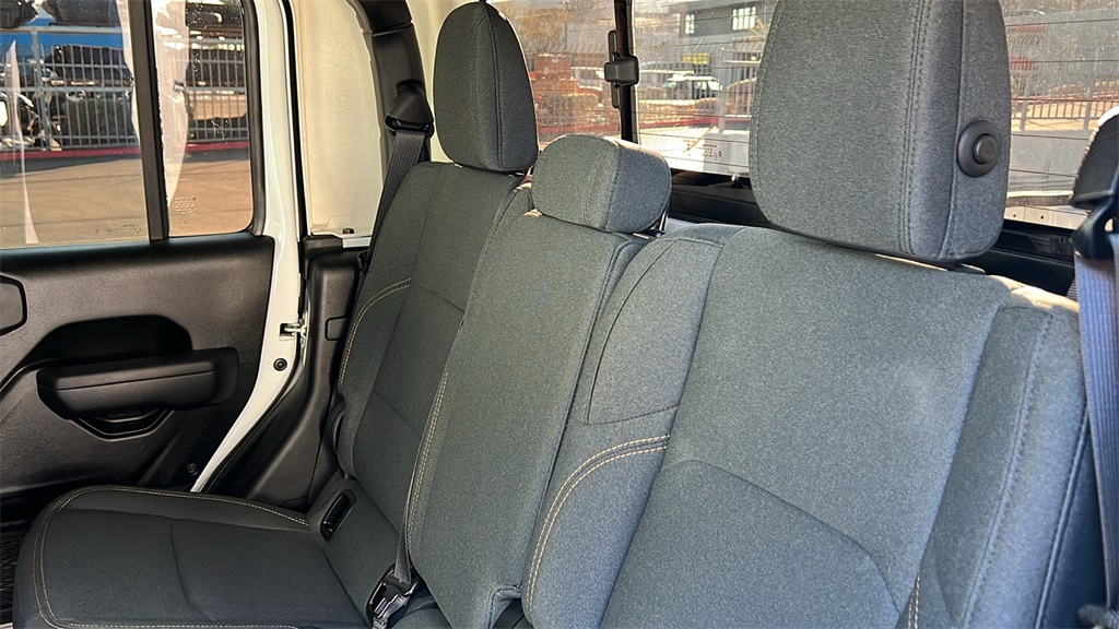 2024 Jeep Gladiator Sport photo 4