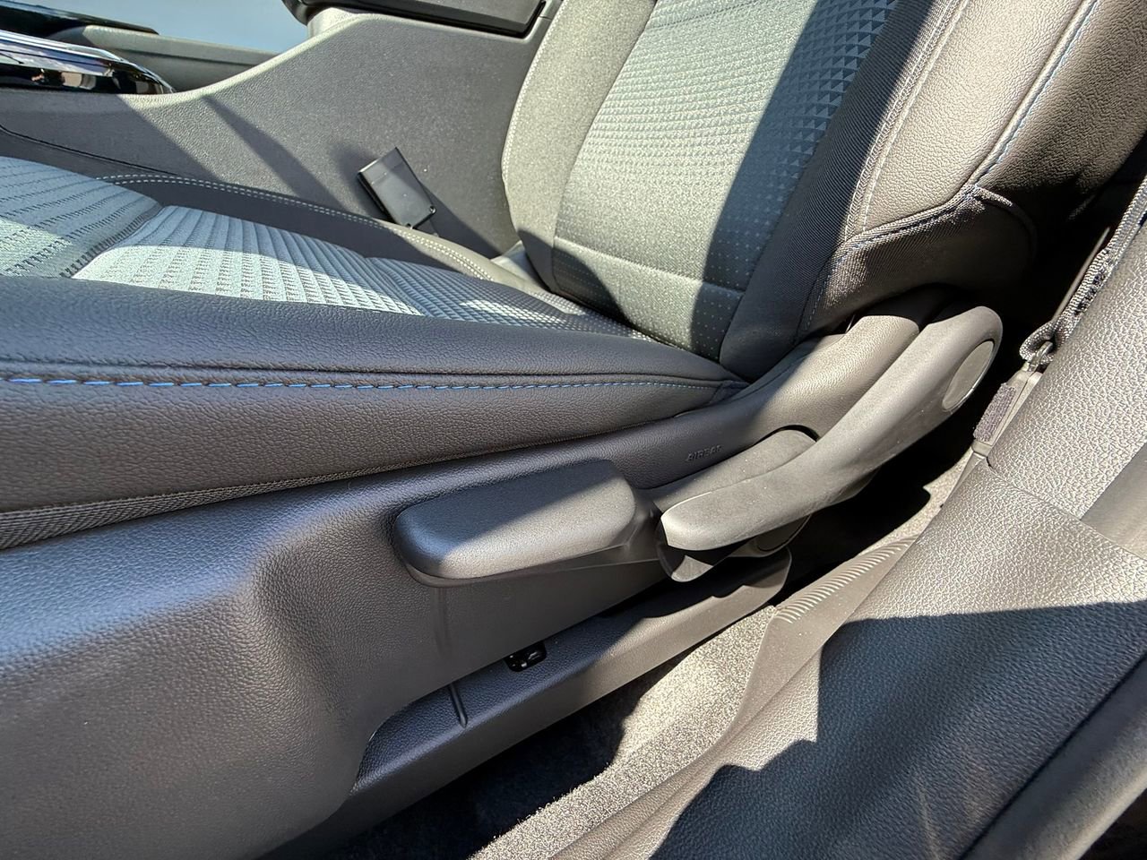 2025 Chevrolet Trax LT photo 15