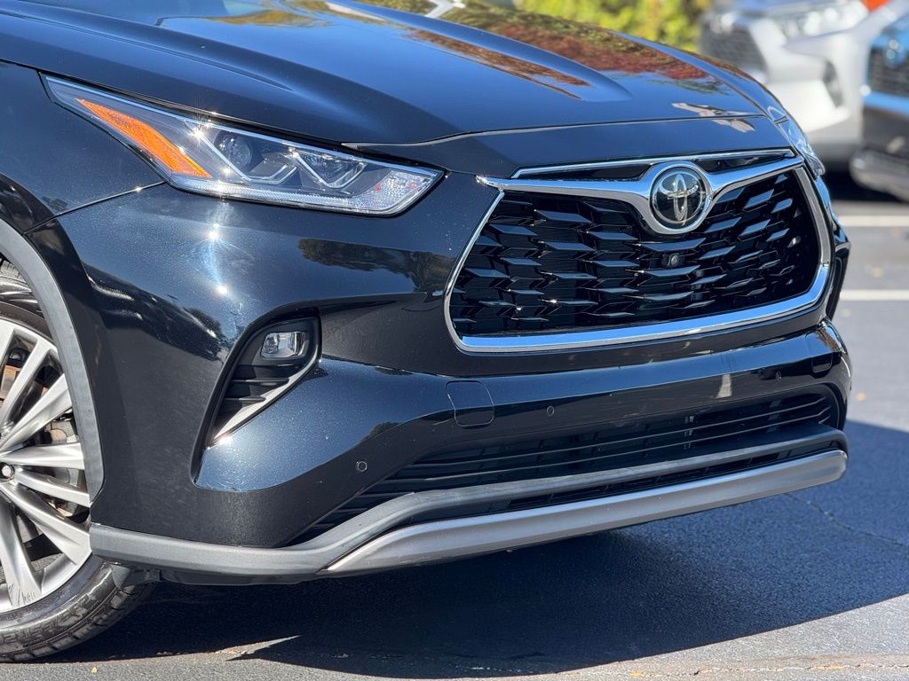 2022 Toyota Highlander Platinum photo 4