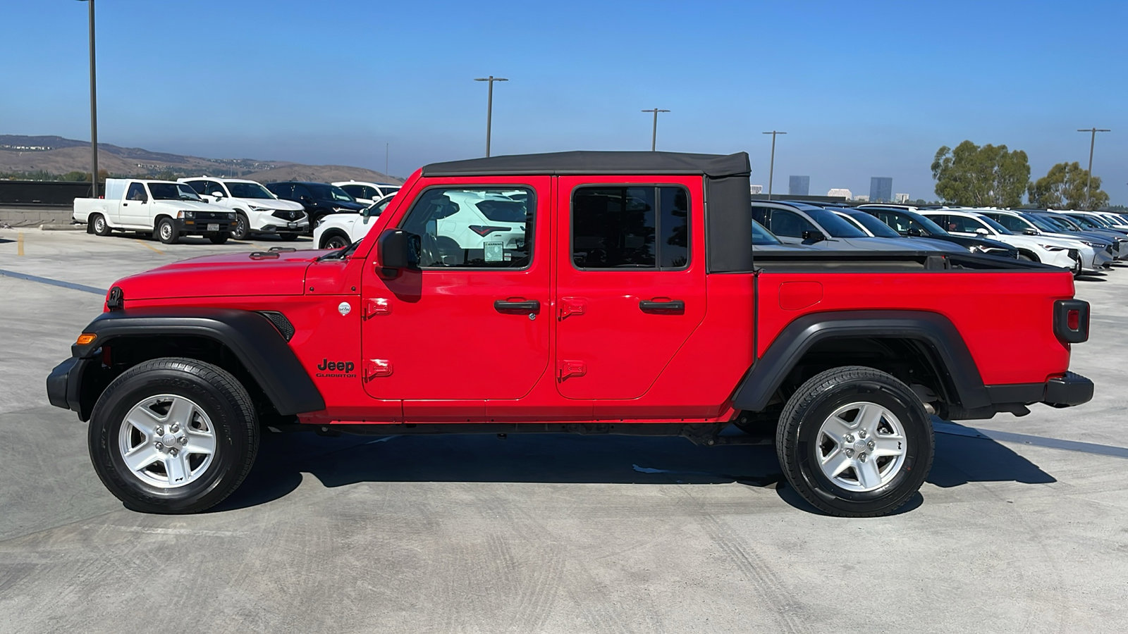 2020 Jeep Gladiator Sport S photo 2