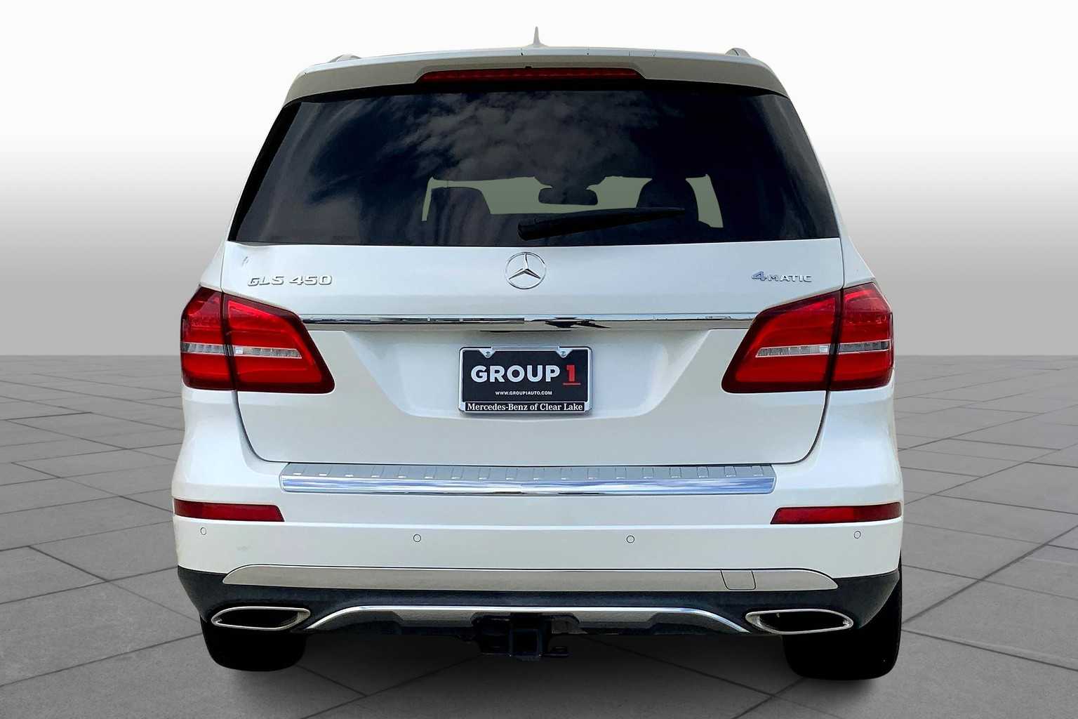 2017 Mercedes Benz GLS 450 4MATIC photo 3