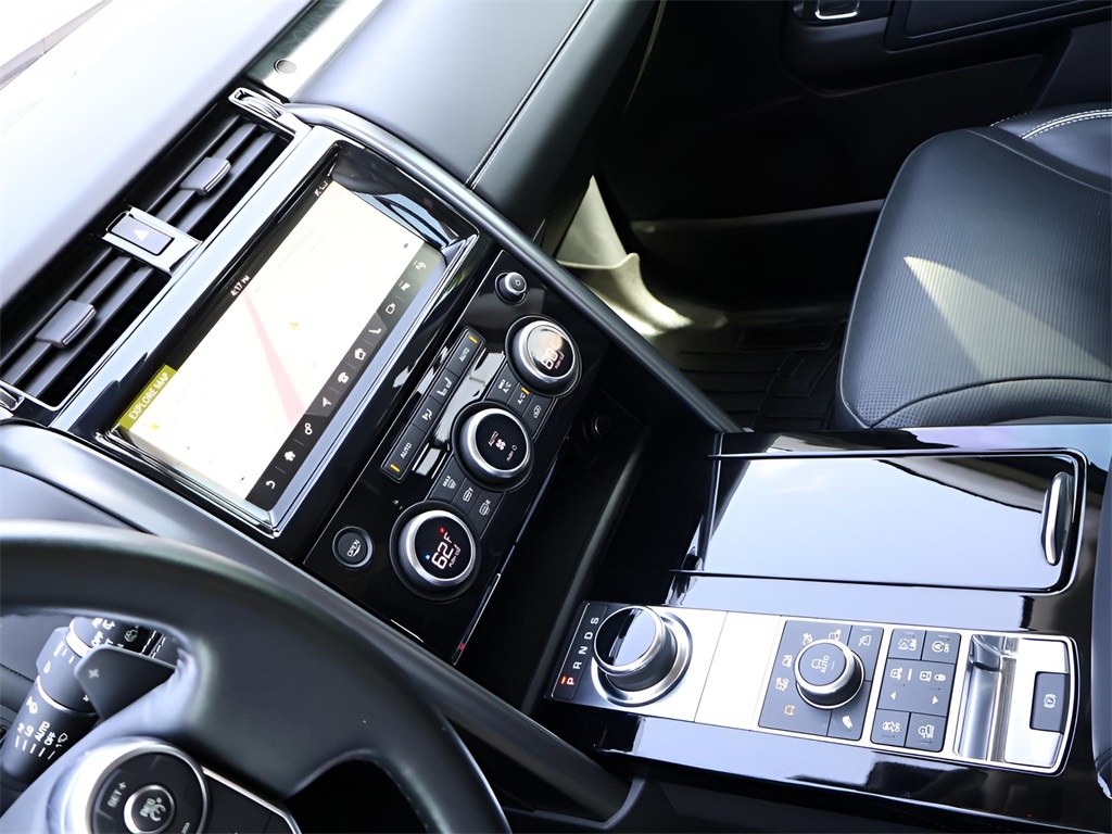 2017 Land Rover Discovery First Edition photo 19