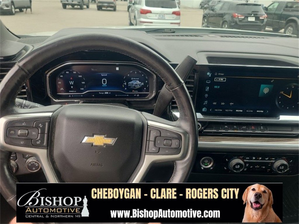 2022 Chevrolet Silverado 1500 LT photo 4