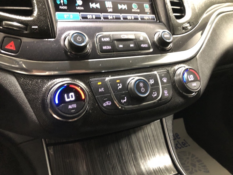 2017 Chevrolet Impala 1LT photo 26