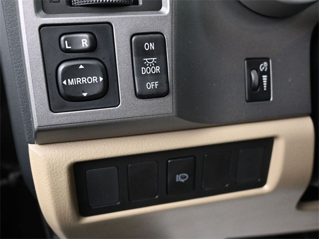 2012 Toyota Sequoia SR5 photo 16