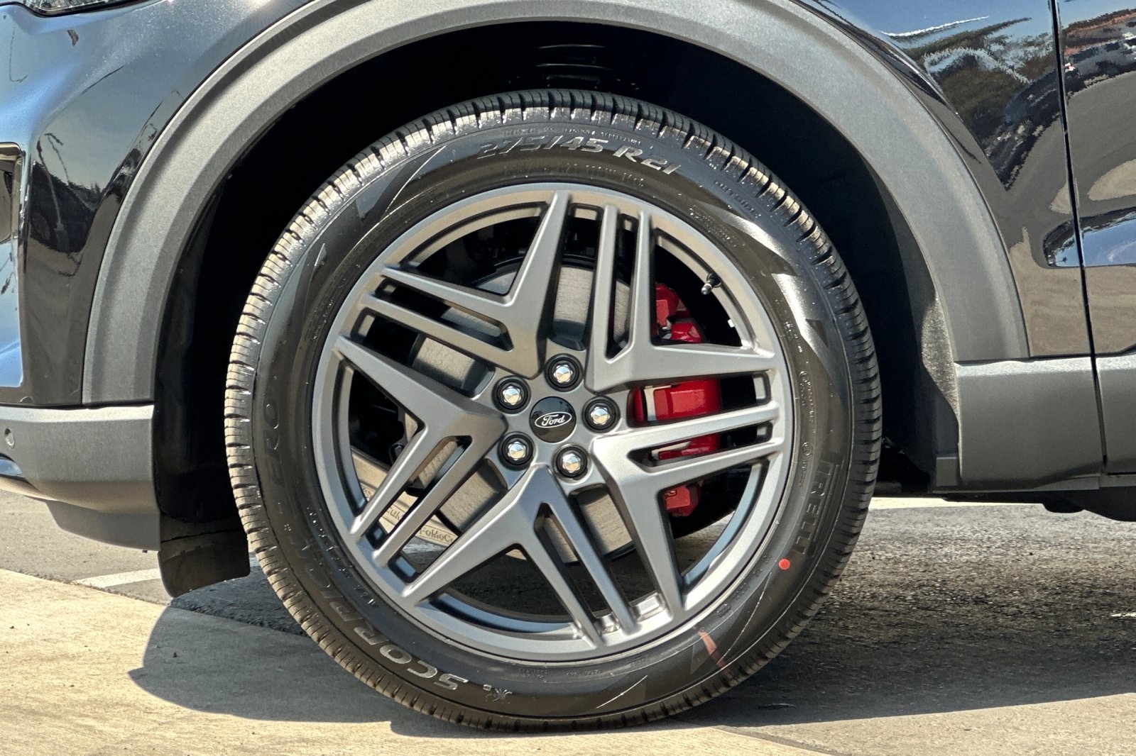 2025 Ford Explorer ST photo 19