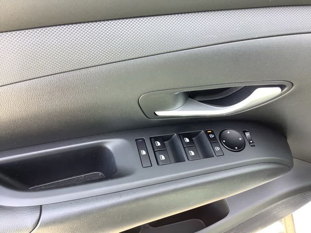 2025 Hyundai Tucson SE photo 17