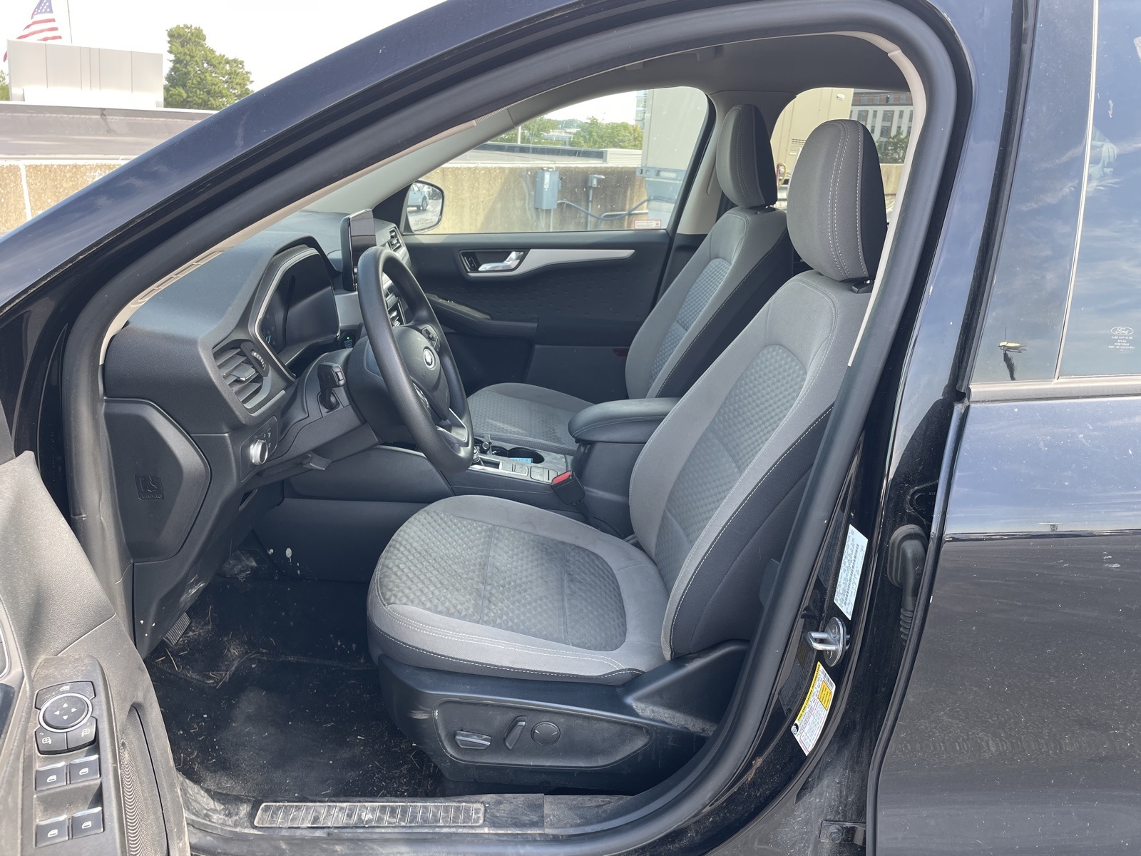 2020 Ford Escape SE photo 3