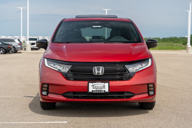 2026 Honda Odyssey photo 2