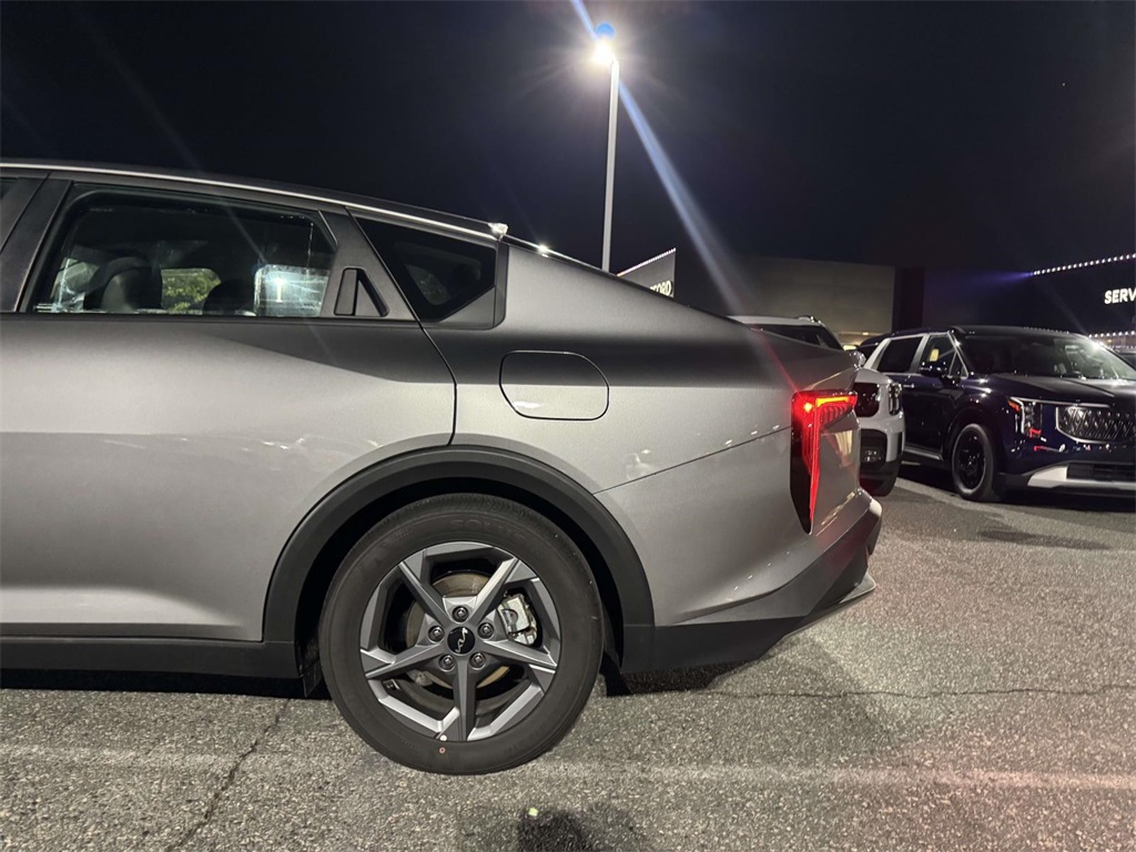 2025 Kia K4 LXS photo 10