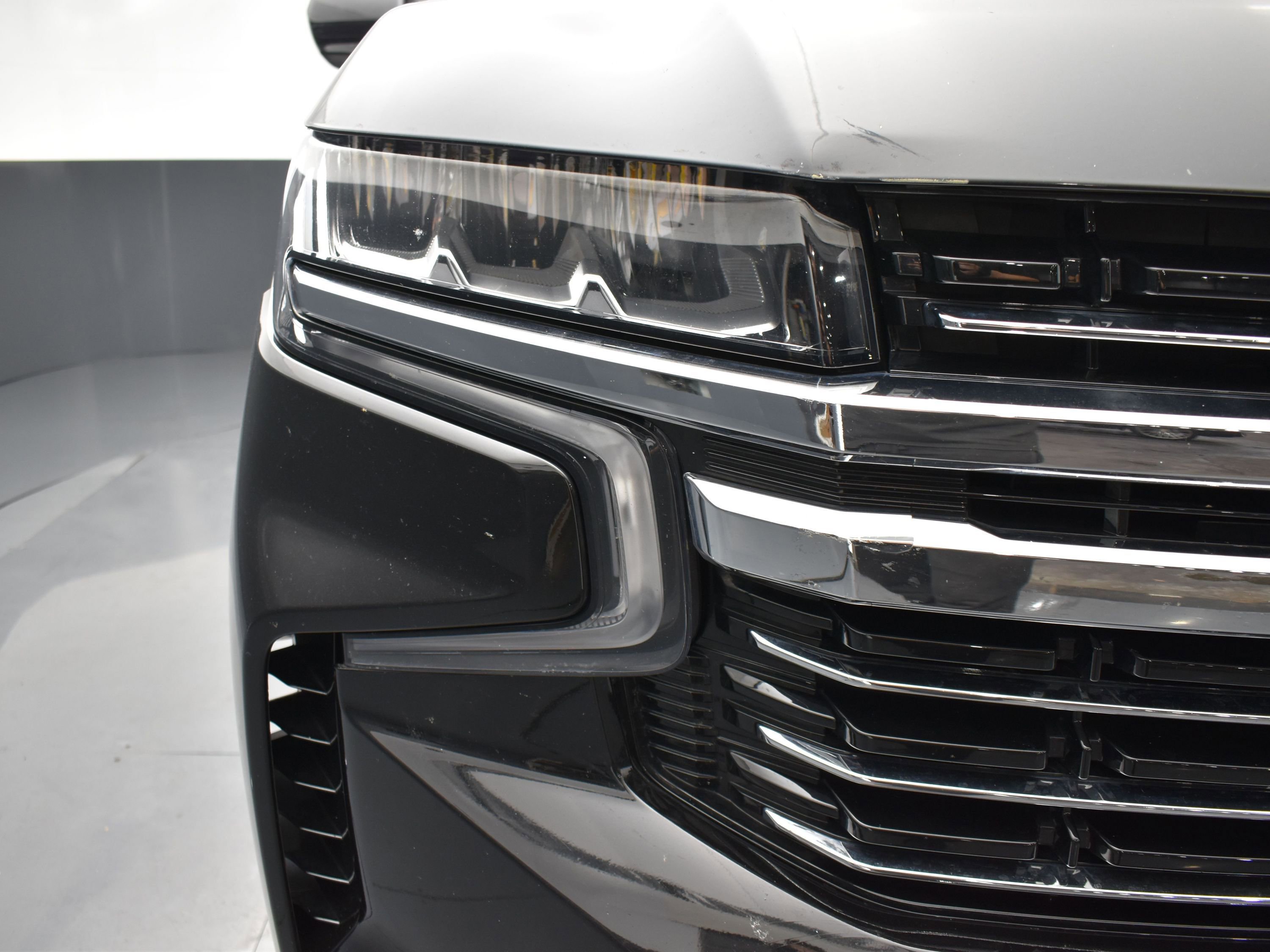 2024 Chevrolet Suburban LT photo 4