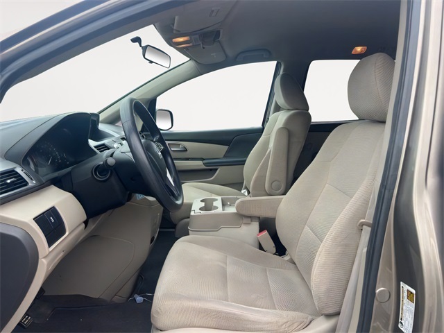 2012 Honda Odyssey LX photo 10