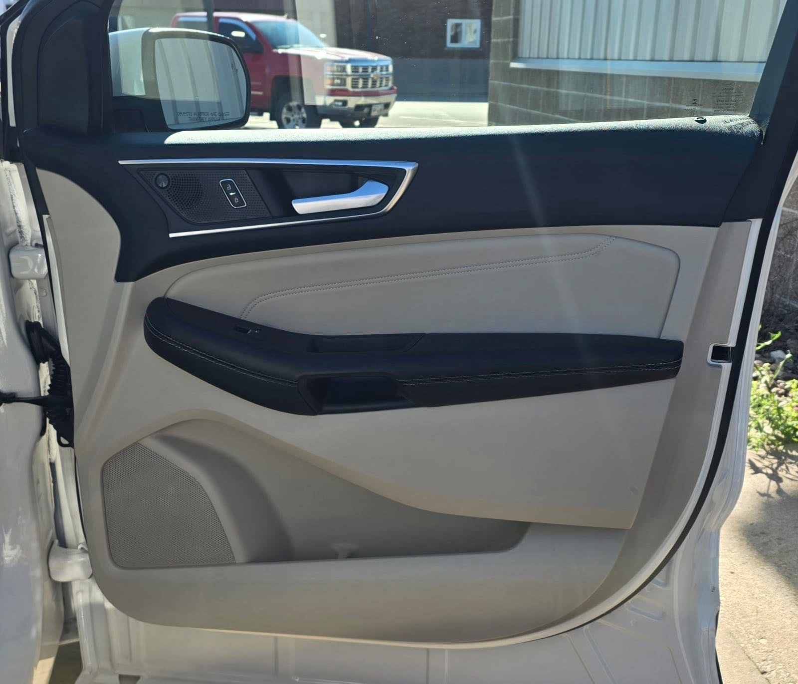 2021 Ford Edge Titanium photo 7
