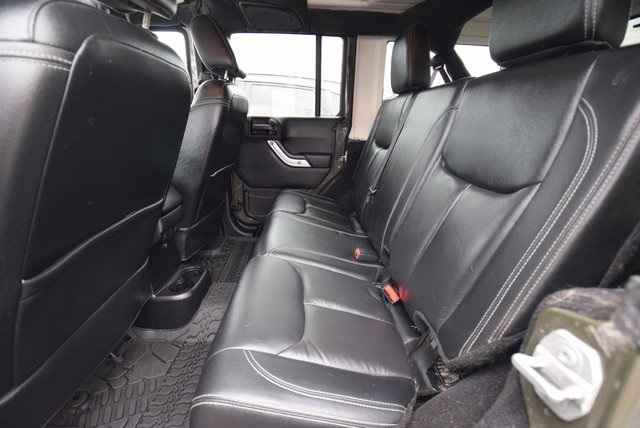 2015 Jeep Wrangler Unlimited Rubicon photo 4