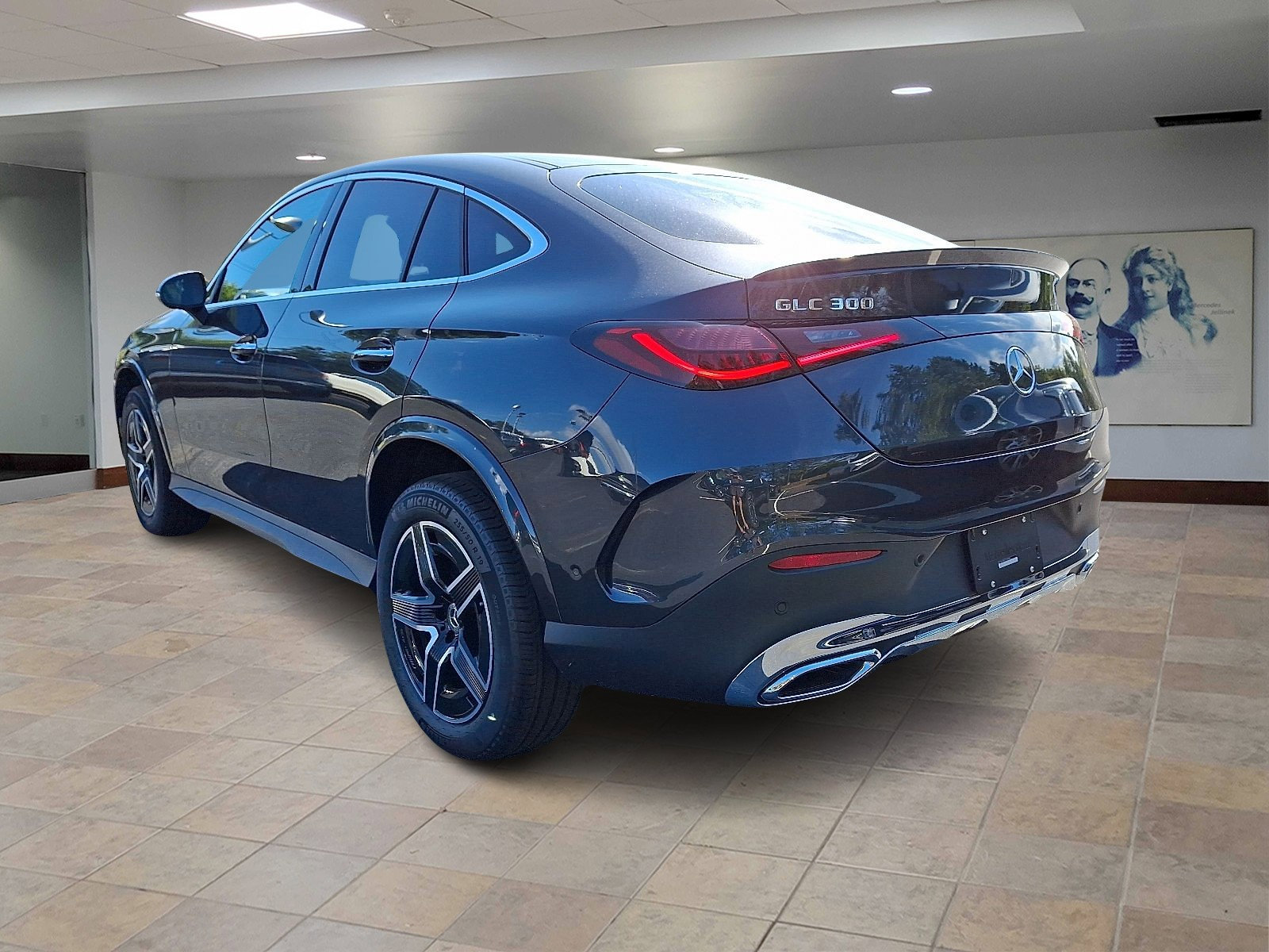 2026 Mercedes Benz GLC 300 4MATIC photo 4