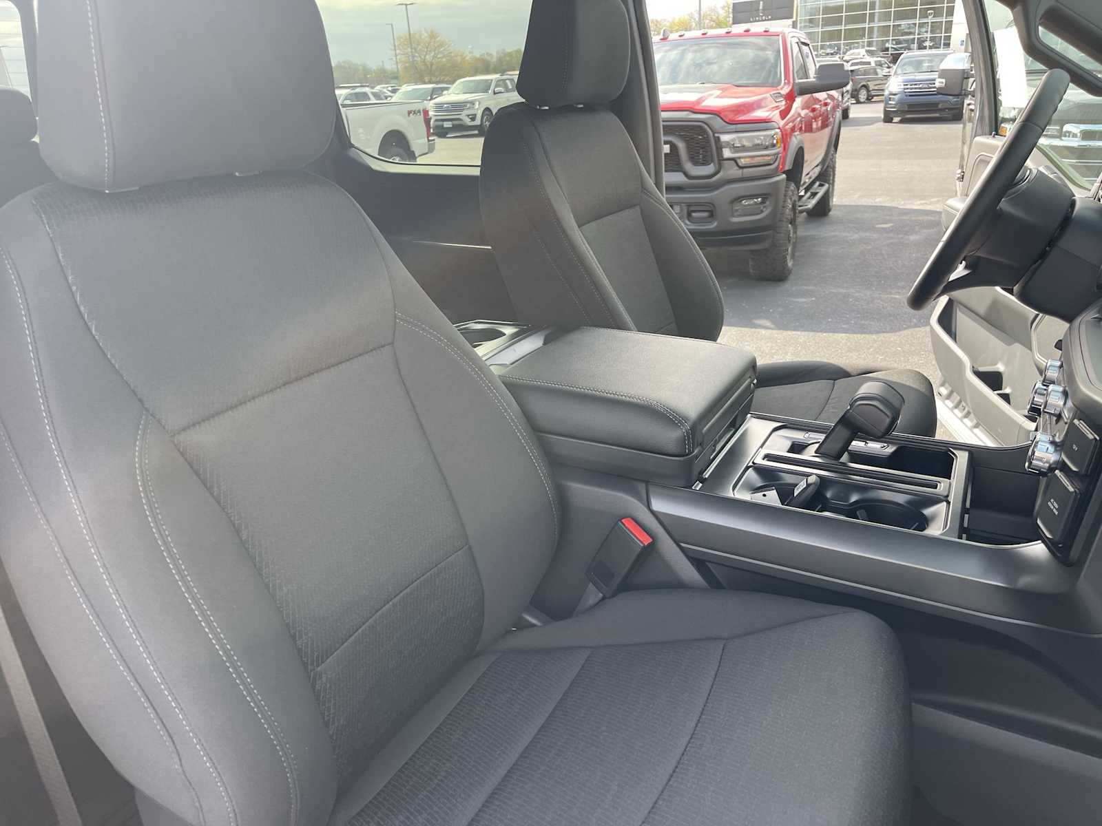 2024 Ford F-150 XLT photo 24