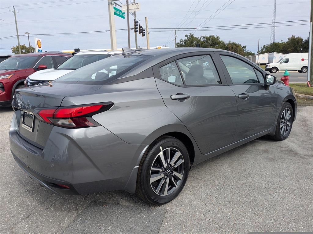 2025 Nissan Versa 1.6 SV photo 3