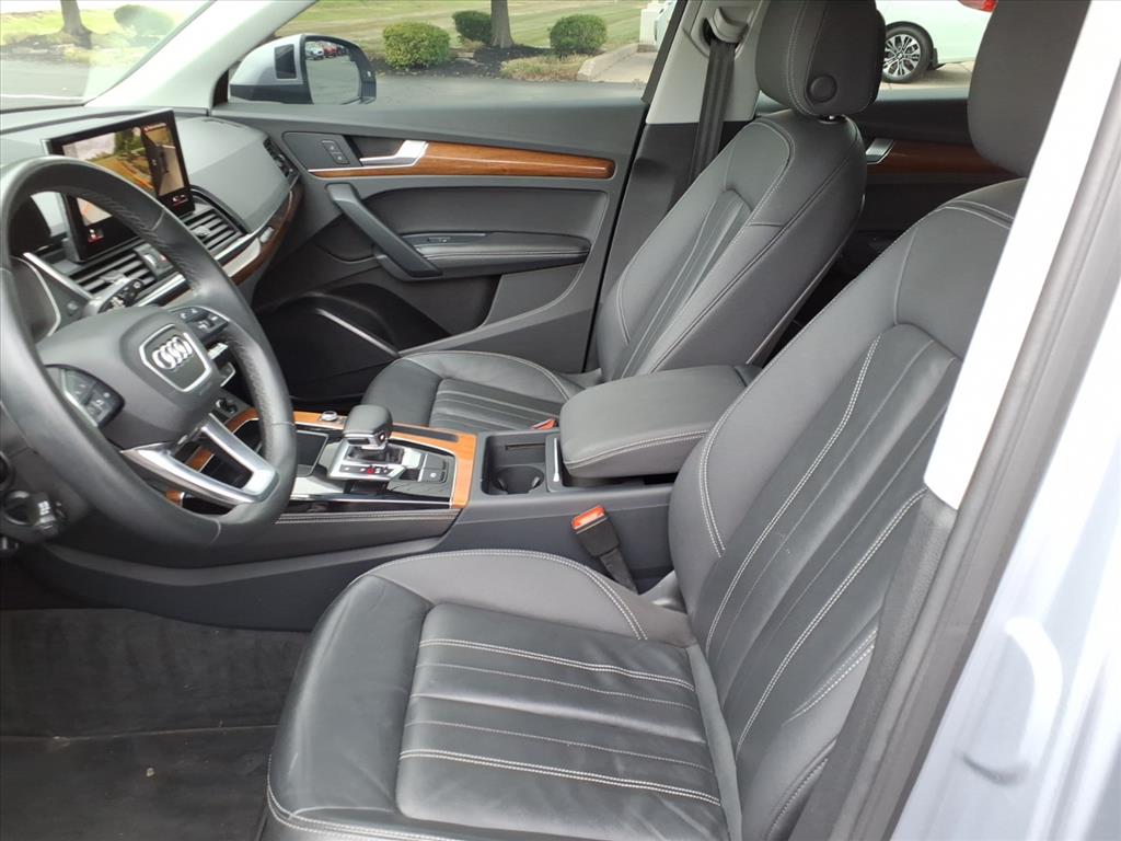 2022 Audi Q5 S line Plus 45 TFSI photo 6