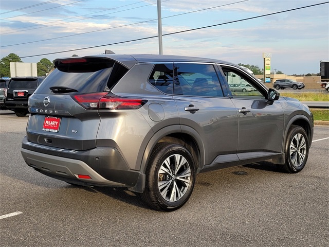 2021 Nissan Rogue SV photo 3