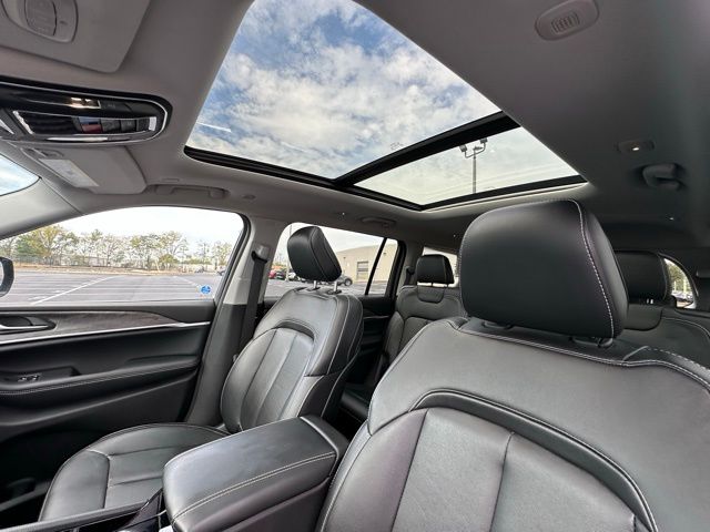 2022 Jeep Grand Cherokee Limited photo 24